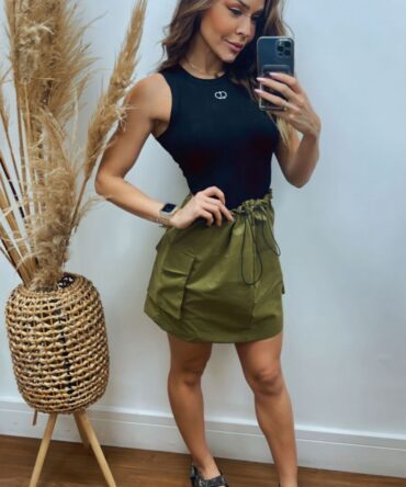 Saia Curta Manhattan