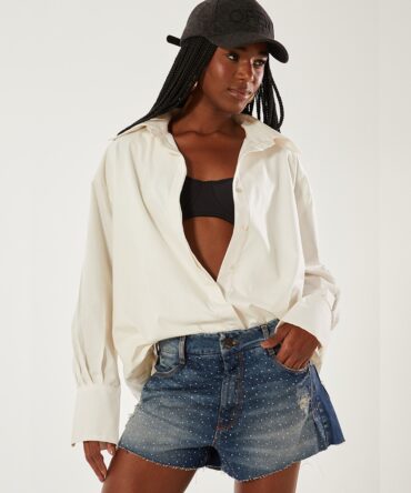 Short Jeans Thássia Com Aplicação