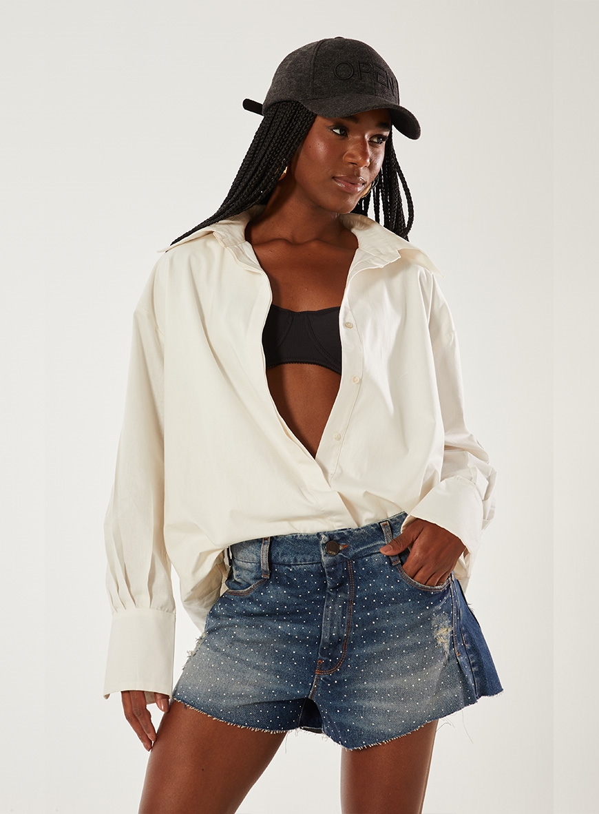 Short Jeans Thássia Com Aplicação