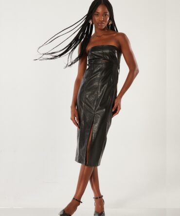 Vestido Sem Alças Com Recortes