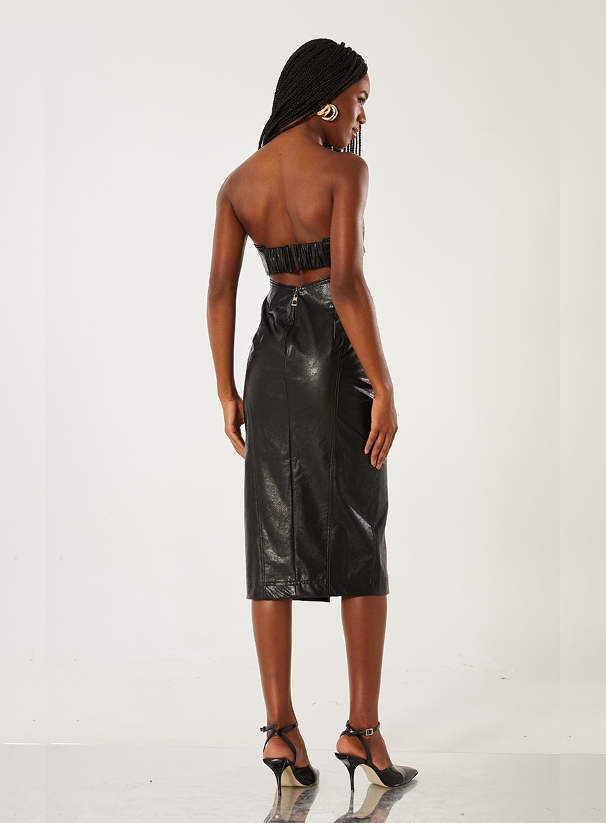 Vestido Sem Alças Com Recortes